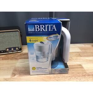BRITA WATER FILTERATION PITCHER CLASSIC MODEL 1 FILTER INCLUDED